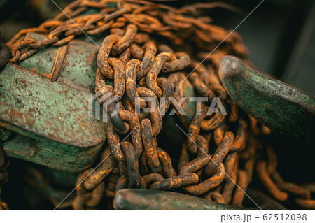 old rusty chain, industrial metal steel object. 62512098