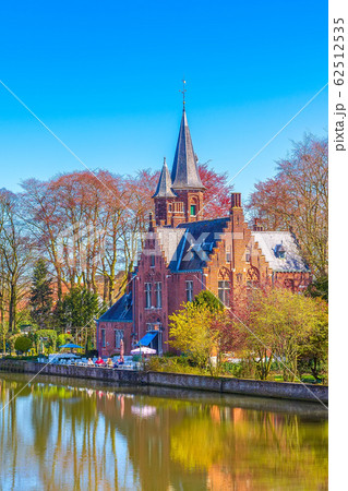 Minnewater lake, Bruges, Belgium Minnewater lake, Bruges, Belgium 62512535