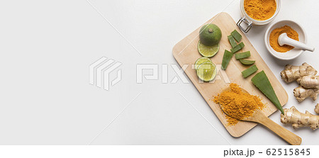 Turmeric acne skin mask with honey and aloe vera Turmeric acne skin mask with honey and aloe vera 62515845