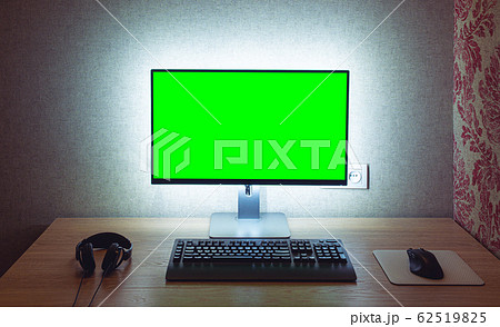 Blank monitor with mouse and keyboard Blank monitor with mouse and keyboard 62519825