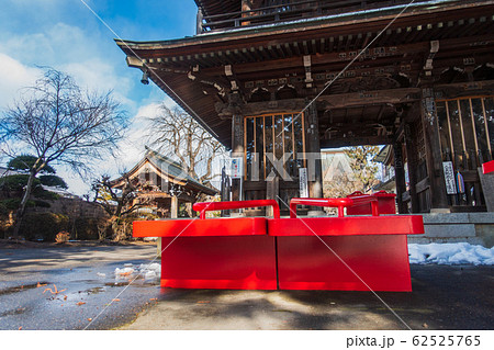 吉祥山東光寺:山門と仁王さまの下駄 安曇野市穂高 吉祥山東光寺:山門と仁王さまの下駄 安曇野市穂高 62525765