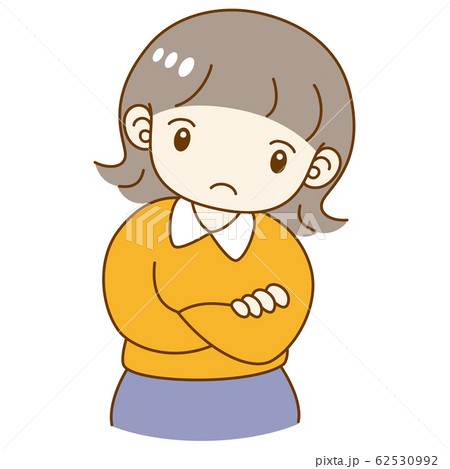 女の子 腕を組む 考える 疑問 女の子 腕を組む 考える 疑問 62530992