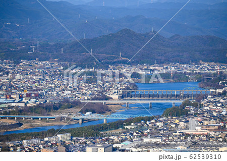 鳩吹山から木曽川の眺め 62539310