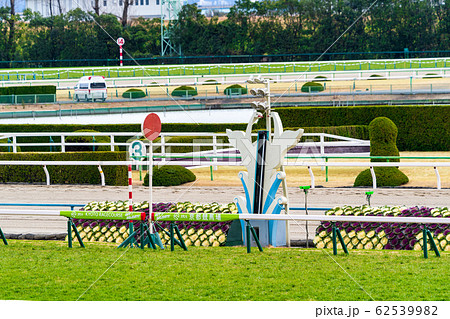 京都競馬場 ゴール板の写真素材