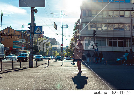 Young business woman 62541276