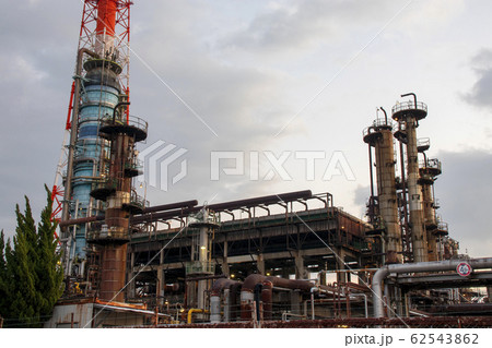 工場の夜景 62543862