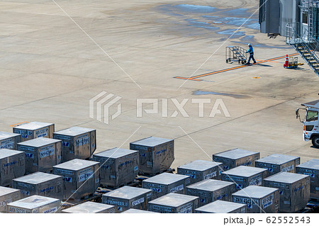 グランドハンドリングとコンテナ 伊丹空港 グランドハンドリングとコンテナ 伊丹空港 62552543