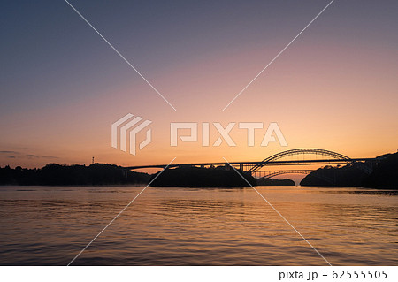 西海橋の夜明け 62555505