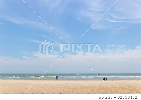Landscapes View The atmosphere is beautiful Sand and sea and the color of the sky, The beach of Thailand. Landscapes View The atmosphere is beautiful Sand and sea and the color of the sky, The beach of Thailand. 62558152