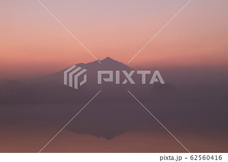 筑波山の朝焼け 62560416