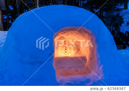 日本の冬 秋田 横手のかまくら  62568367