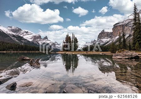 Spirit Island with Canadian Rockies in Maligne 62568526