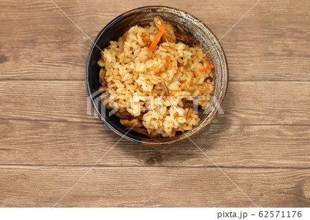 炊き込みご飯 とりめし イメージ 62571176