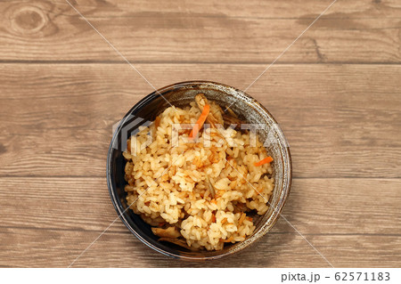 炊き込みご飯 とりめし イメージ 炊き込みご飯 とりめし イメージ 62571183