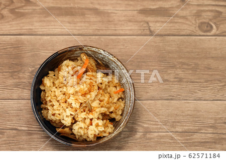 炊き込みご飯 とりめし イメージ 炊き込みご飯 とりめし イメージ 62571184