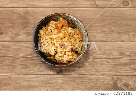 炊き込みご飯 とりめし イメージ 62571185
