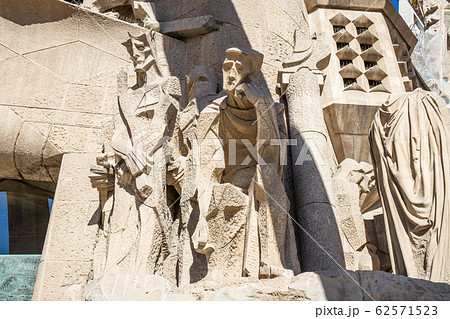 サグラダファミリア 62571523