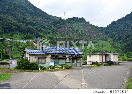 大糸線と姫川と国道148号線の風景 62576314