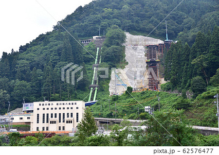 大糸線と姫川と国道148号線の風景 62576477