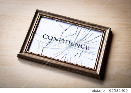 CONFIDENCE コンフィデンス 信頼 自信 62582409