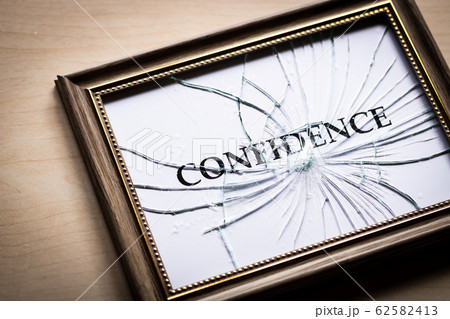 CONFIDENCE コンフィデンス 信頼 自信 62582413