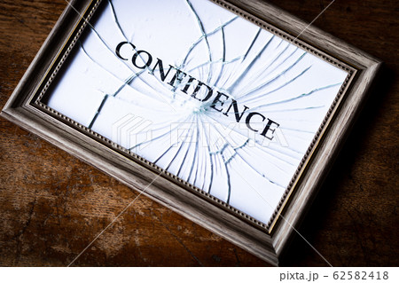 CONFIDENCE コンフィデンス 信頼 自信 62582418