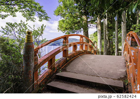 (神奈川県)箱根神社・湖畔 朱塗りの橋 (神奈川県)箱根神社・湖畔 朱塗りの橋 62582424
