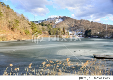 一面に凍結した聖湖 一面に凍結した聖湖 62583585