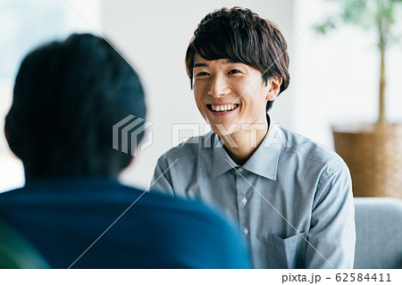 ビジネスシーン　カジュアル 62584411
