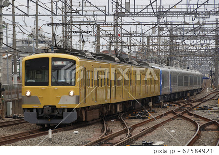 西武池袋線を行く、西武特急車両の輸送列車 62584921