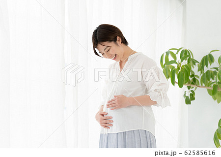 女性 マタニティ 1人 女性 マタニティ 1人 62585616