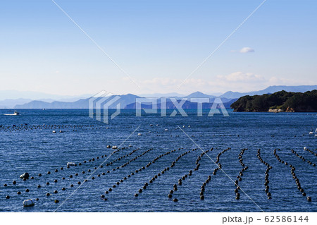 遊覧船より望む英虞湾の風景 遊覧船より望む英虞湾の風景 62586144
