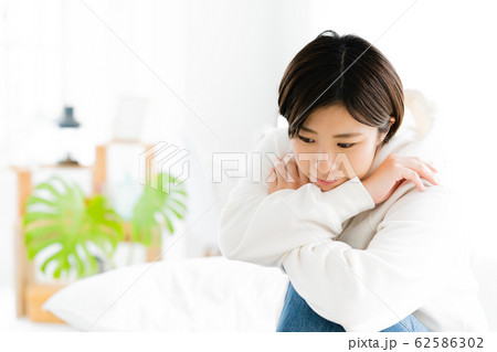 女性　ボーイッシュ　ポートレート 62586302