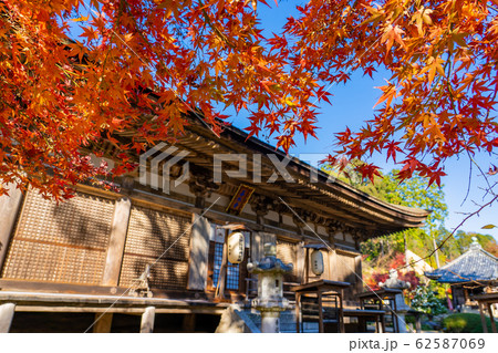 湖南三山 秋の善水寺の境内 紅葉 湖南三山 秋の善水寺の境内 紅葉 62587069