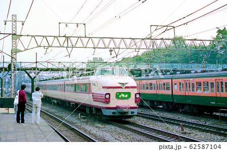 日暮里の特急電車 日暮里の特急電車 62587104