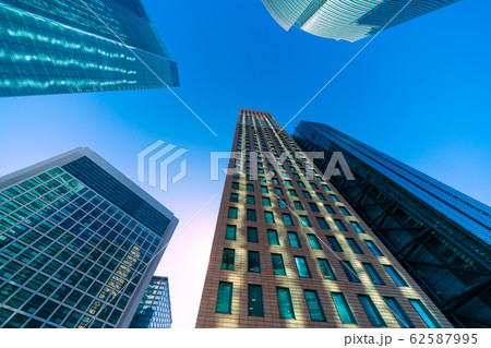 日本の東京都市景観　汐留のオフイスビル群などを望む＝2020年2月6日撮影 62587995