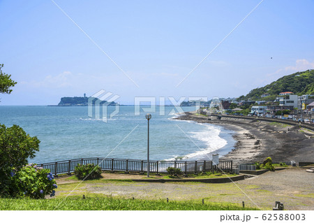 鎌倉稲村ケ崎から江の島を望む 鎌倉稲村ケ崎から江の島を望む 62588003