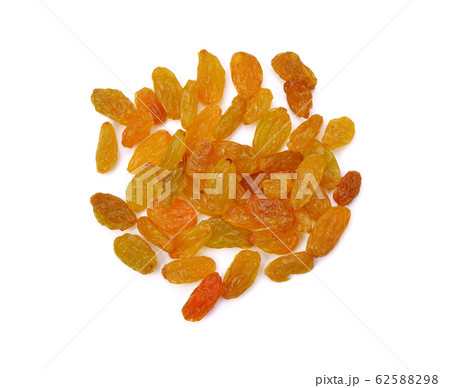 Yellow sultanas raisins isolated on white 62588298