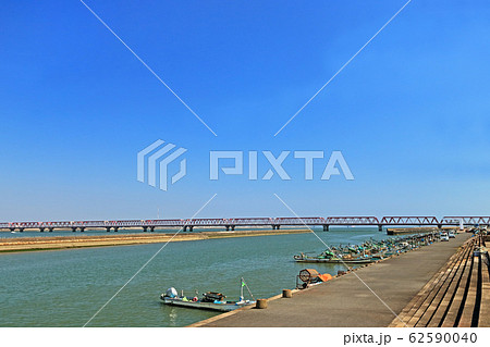 揖斐川と揖斐長良大橋【三重県桑名市】 62590040