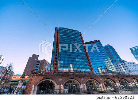 日本の東京都市景観 万世橋からマーチエキュート(神田須田町）などを望む 62590523