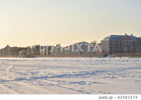 View of University Embankment in Saint Petersburg. View of University Embankment in Saint Petersburg. 62591574