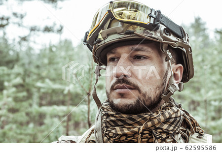 Handsome man in italian military uniform 62595586