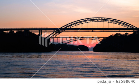 西海橋の夜明け 62598640