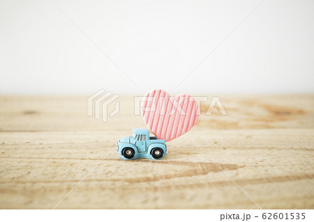 Heart & Light blue car 62601535