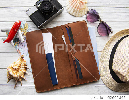 Brown leather travel organizer 62605865