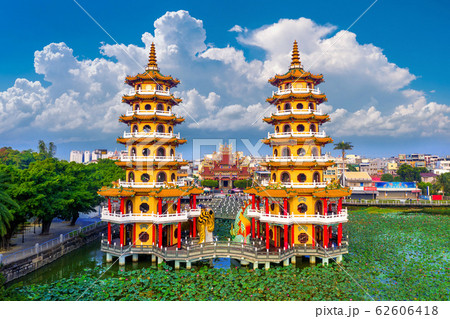 Dragon and Tiger Pagodas in Kaohsiung, Taiwan. 62606418