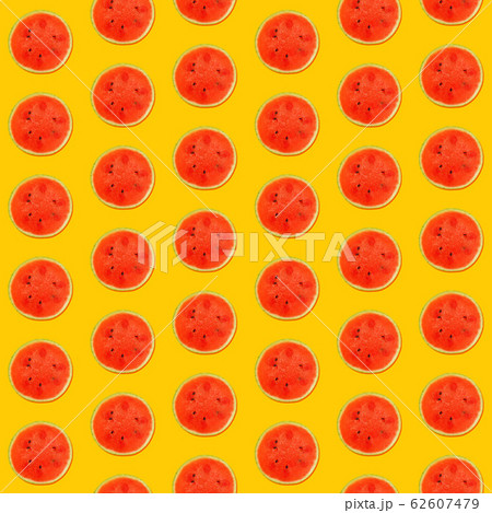 Seamless pattern of watermelon on yellow 62607479