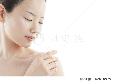 若い女性 美容 若い女性 美容 62610979