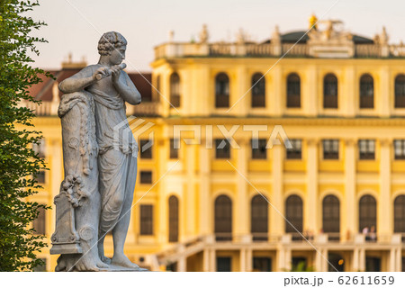 Schonbrunn Palace in Vienna Schonbrunn Palace in Vienna 62611659