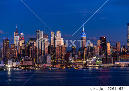 《ニューヨーク》マンハッタンの夜景・ハミルトンパークより 《ニューヨーク》マンハッタンの夜景・ハミルトンパークより 62614624